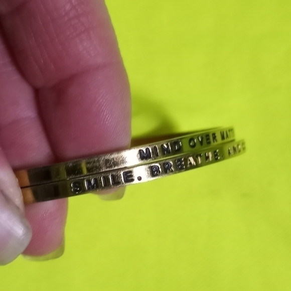 Pair cuff bracelets "mind over matter" & "smile, breath, and go slowly" - Picture 2 of 7